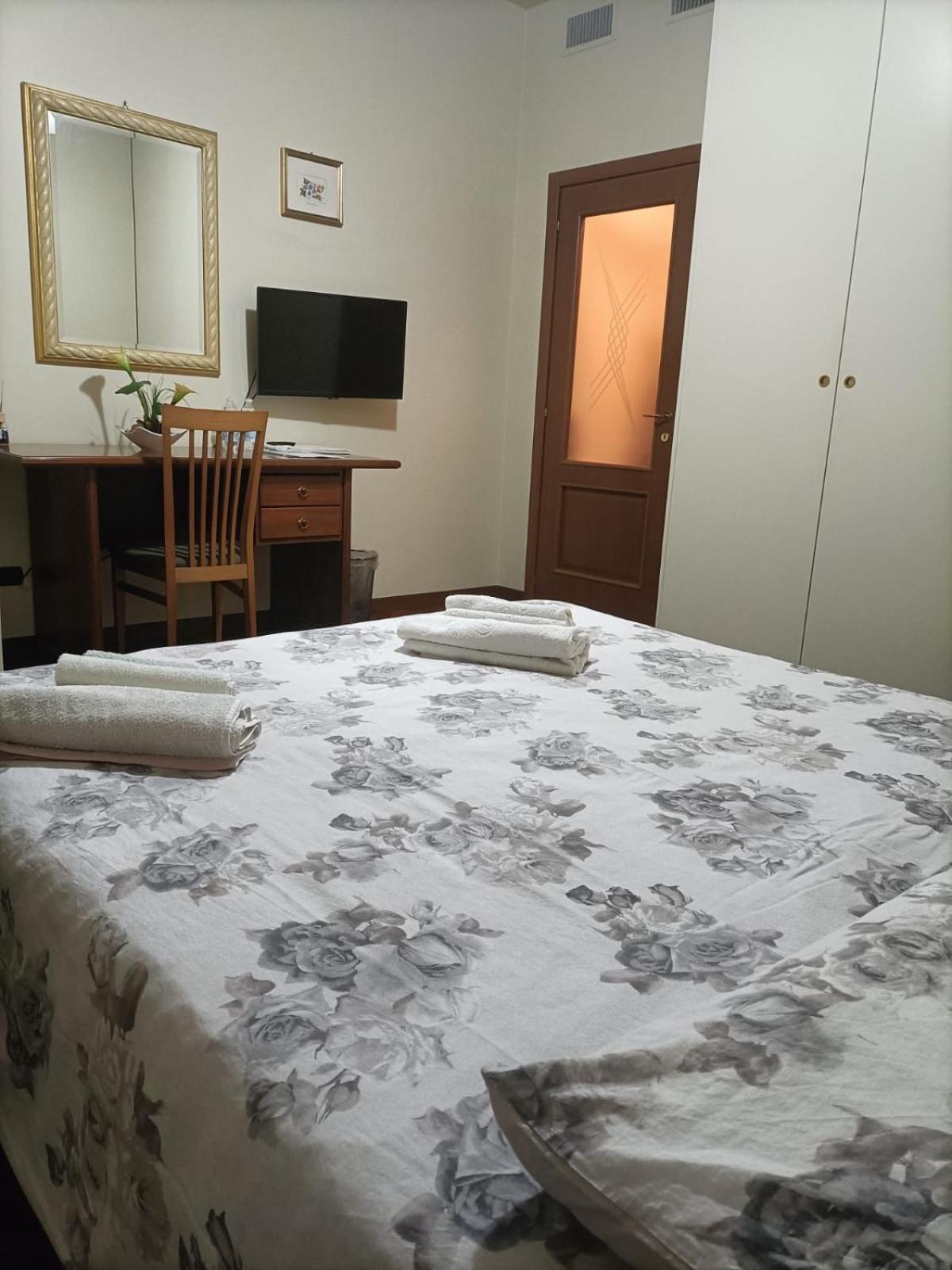 Dolce Risveglio Vicino Milano Hotel Trezzano sul Naviglio Bagian luar foto